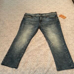 NWT True Religion Rocco (relaxed skinny) jeans .
